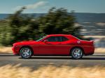 Dodge Challenger SXT 2015 года